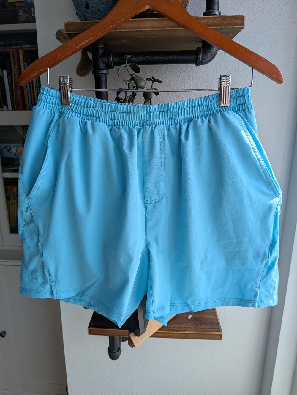 Tasc Performance Men’s Medium Blue Premium Bamboo Athletic Running Shorts